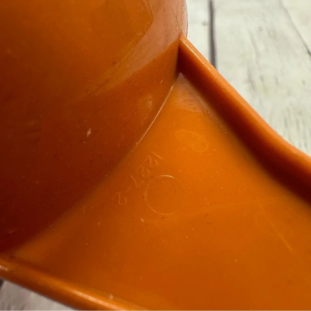 vtg tupperware rustic Orange funnel kitchen tool 1227 Tupperware “Hershey Kiss”